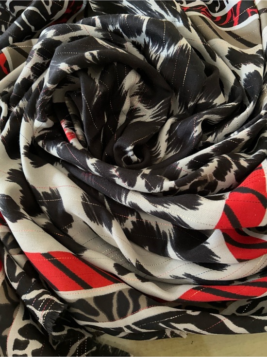 Limited express￼ Accessories - Chic Animal-Print Scarf with Red Accent 36“ x 36“ by limited express